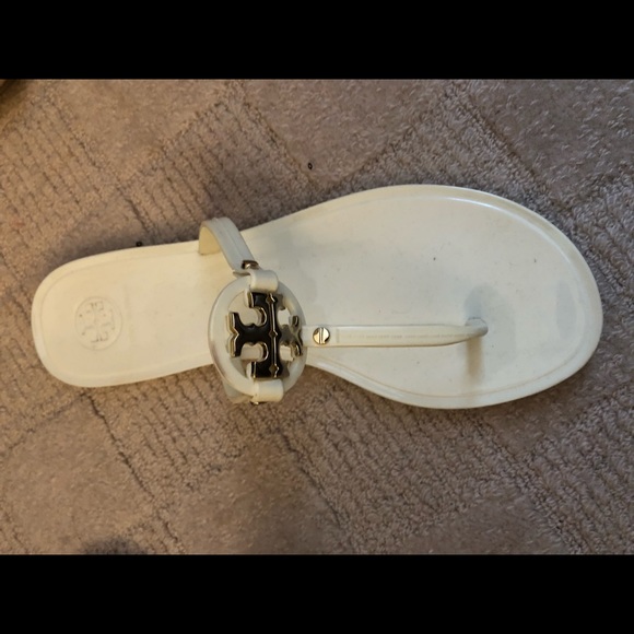 White Tory Burch Sandals with Gold Logo size 8 - Picture 2 of 5